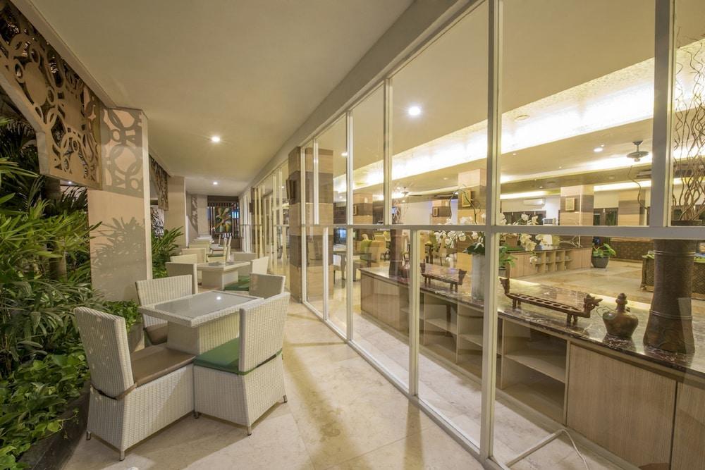 Lorin Syariah Solo Hotel Exterior foto