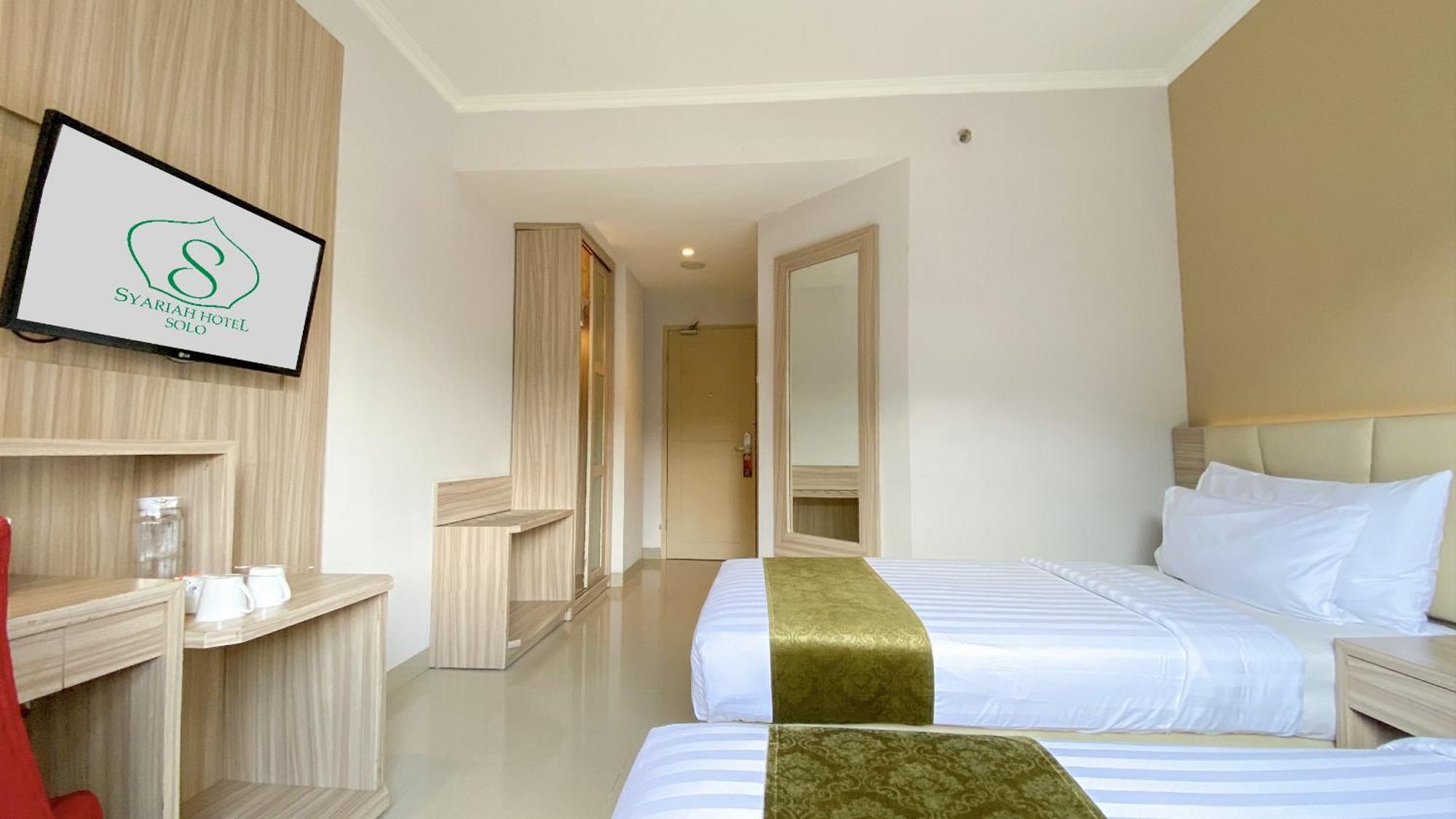 Lorin Syariah Solo Hotel Exterior foto