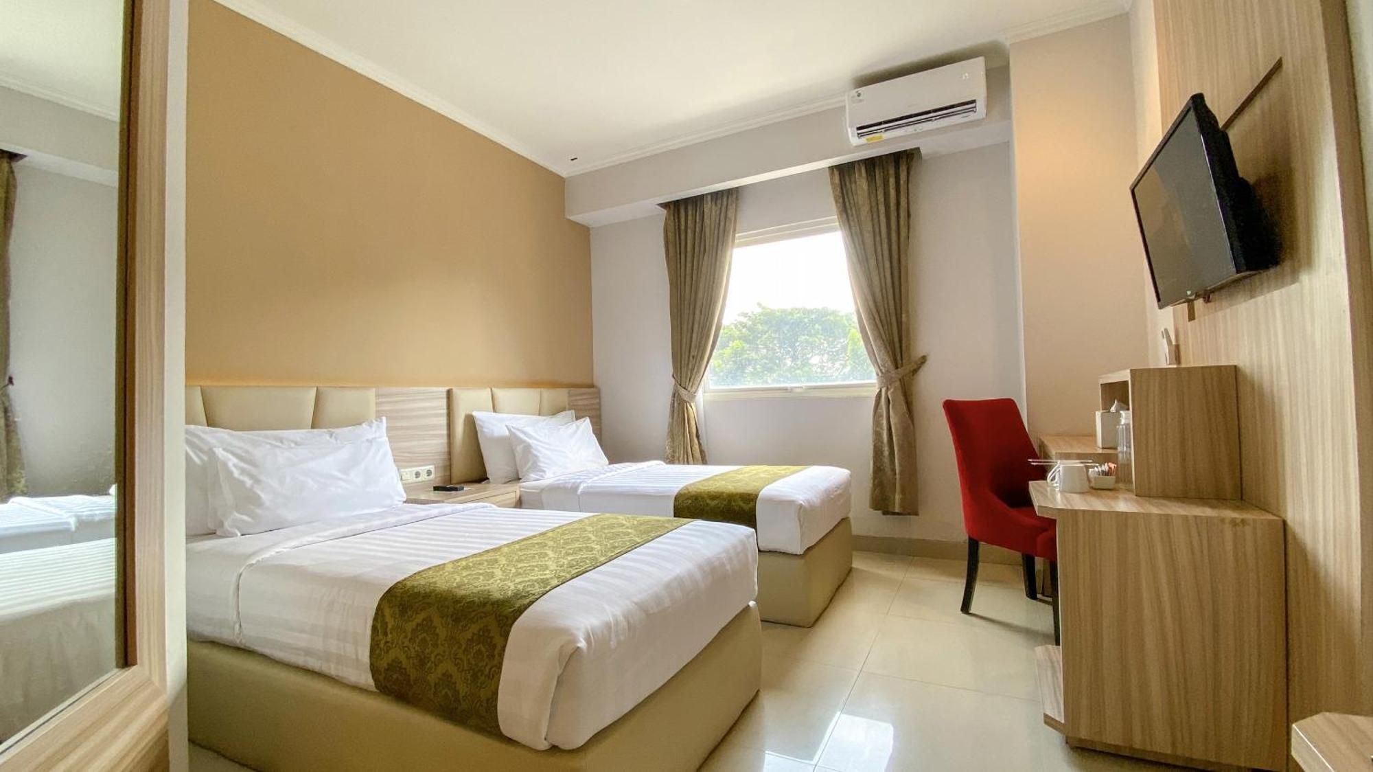 Lorin Syariah Solo Hotel Exterior foto