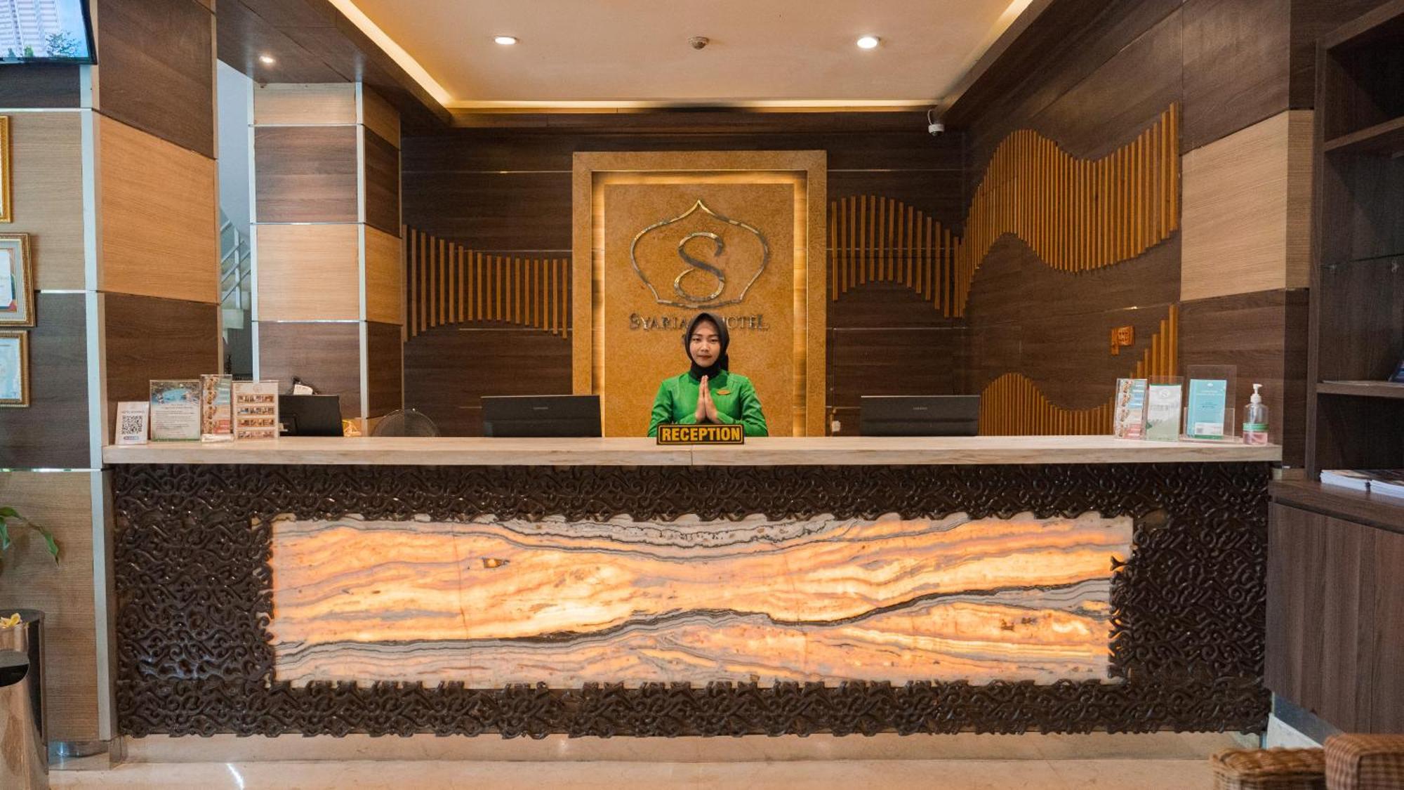 Lorin Syariah Solo Hotel Exterior foto