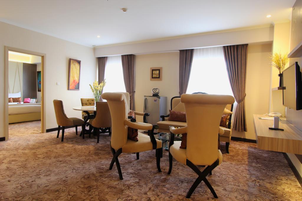 Lorin Syariah Solo Hotel Exterior foto
