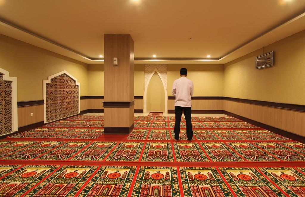 Lorin Syariah Solo Hotel Exterior foto